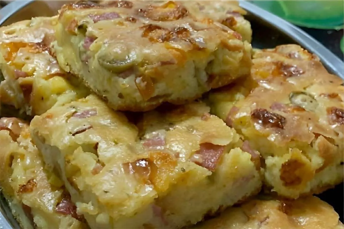 Torta napolitana de liquidificador prática e deliciosa para