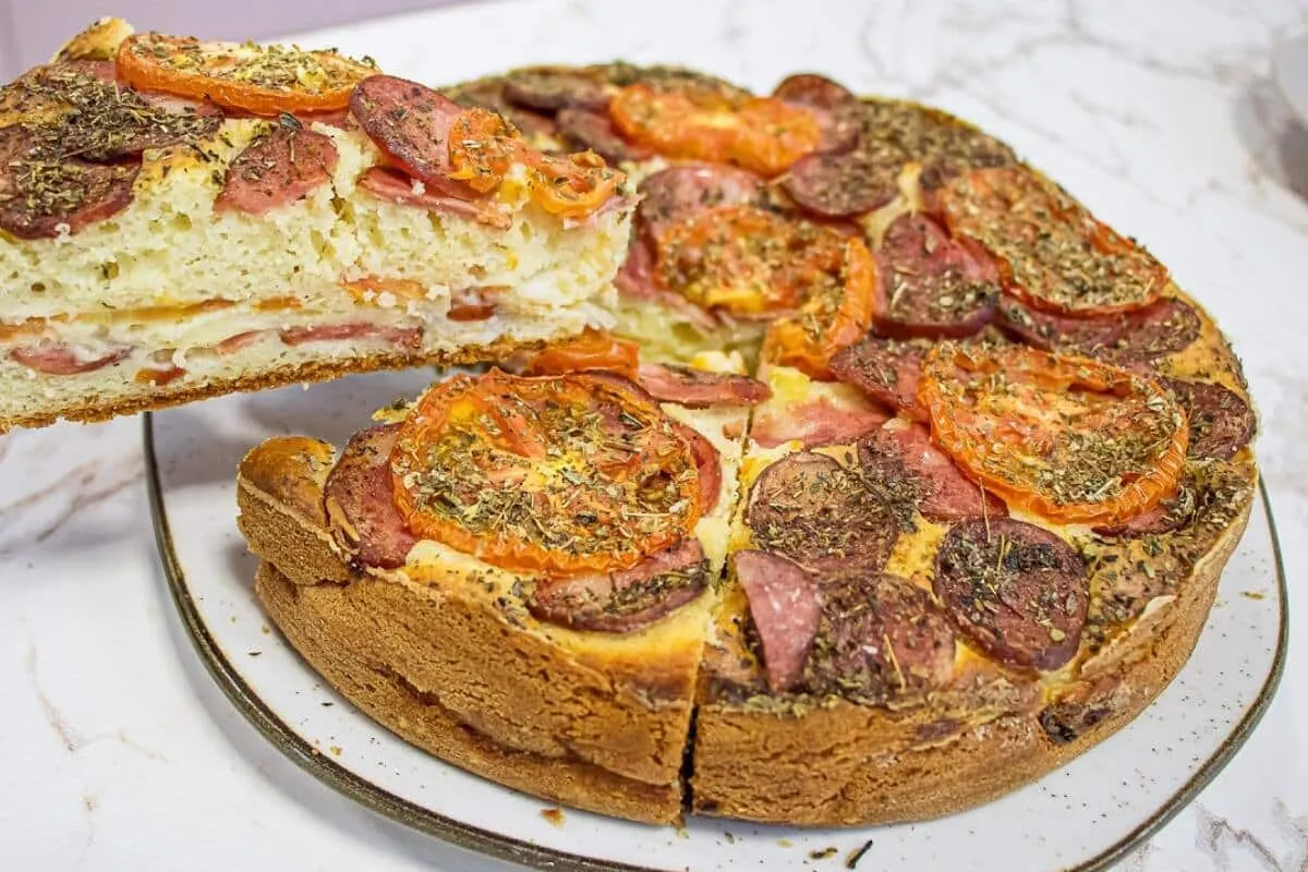 Torta pizza de calabresa: faço essa delícia todo fim de sema