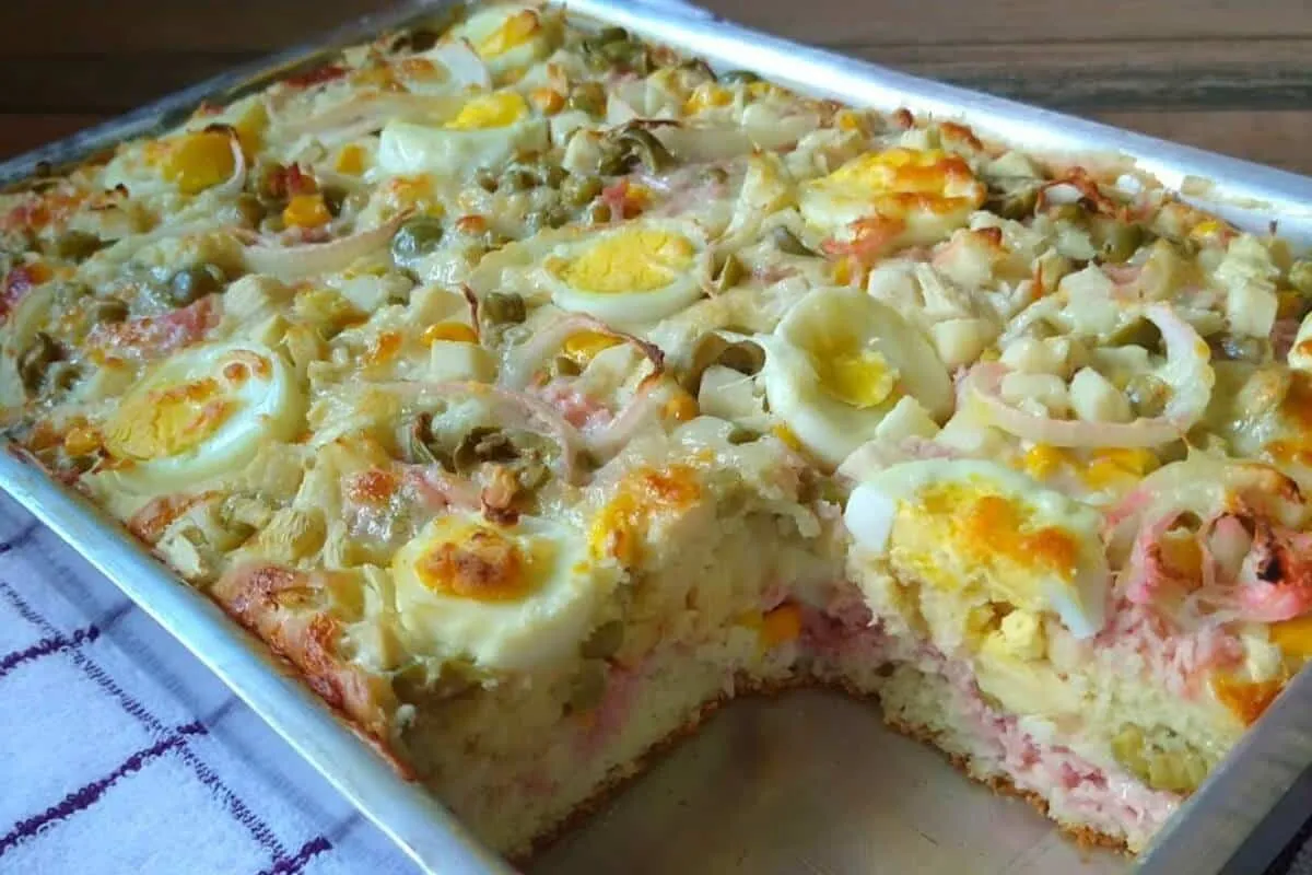 Torta portuguesa completa e saborosa: hoje não precisa gasta