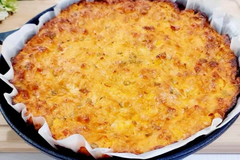 Torta salgada com massa fofinha e um recheio muito cremoso, 