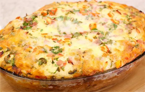 Torta salgada com pão amanhecido bem molhadinha e saborosa i