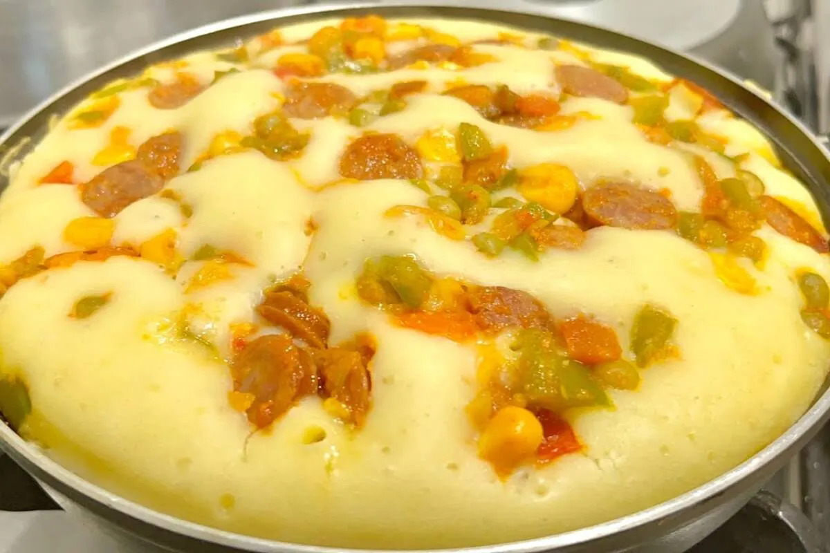 Torta salgada cremosa com massa de maisena feita rapidinho n