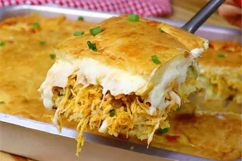 Torta salgada de liquidificador cremosa e fácil de fazer uma