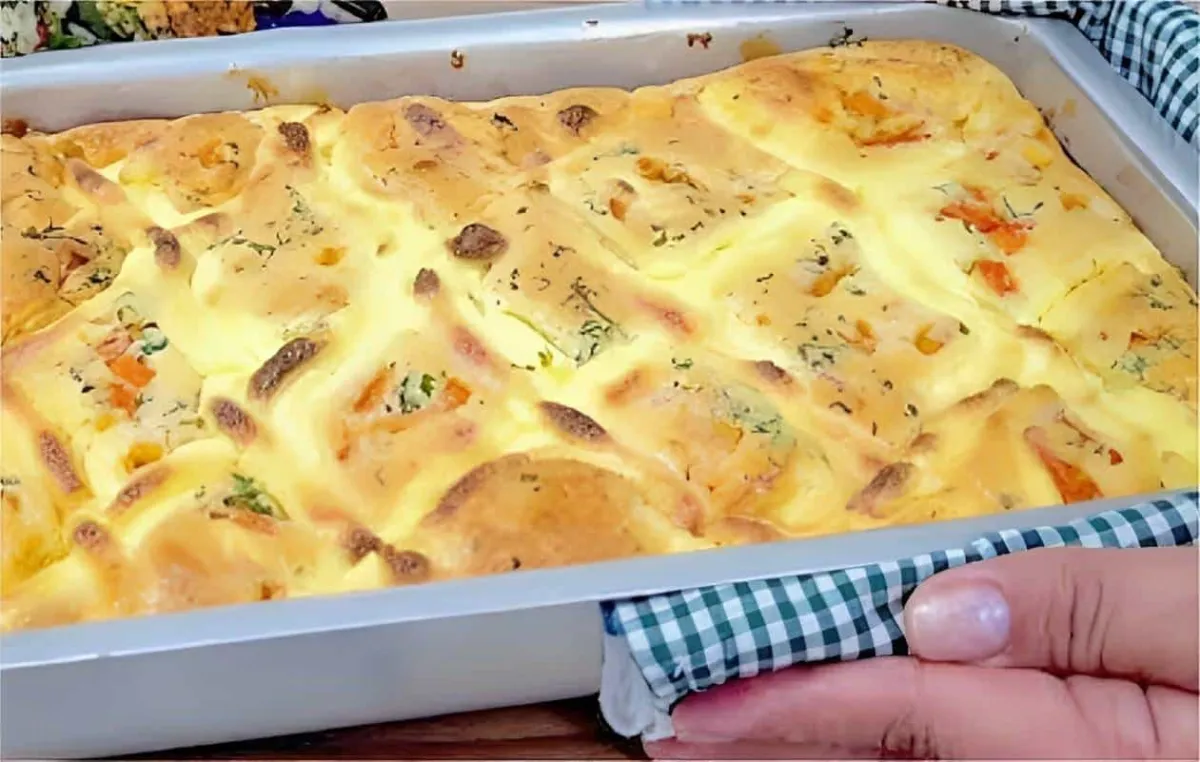 Torta salgada fácil de fazer é só misturar os ingredientes c