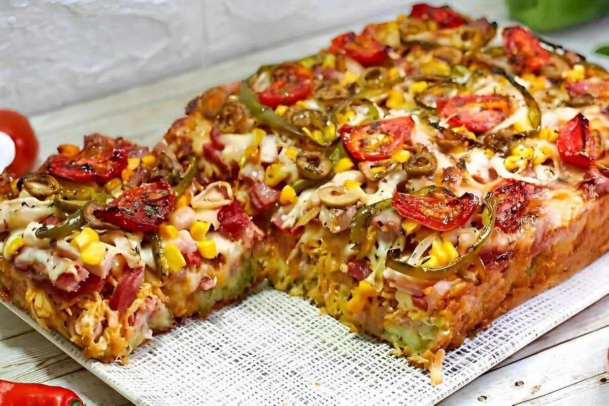 Torta X-Tudo uma torta maravilhosa e muito bem recheada em c