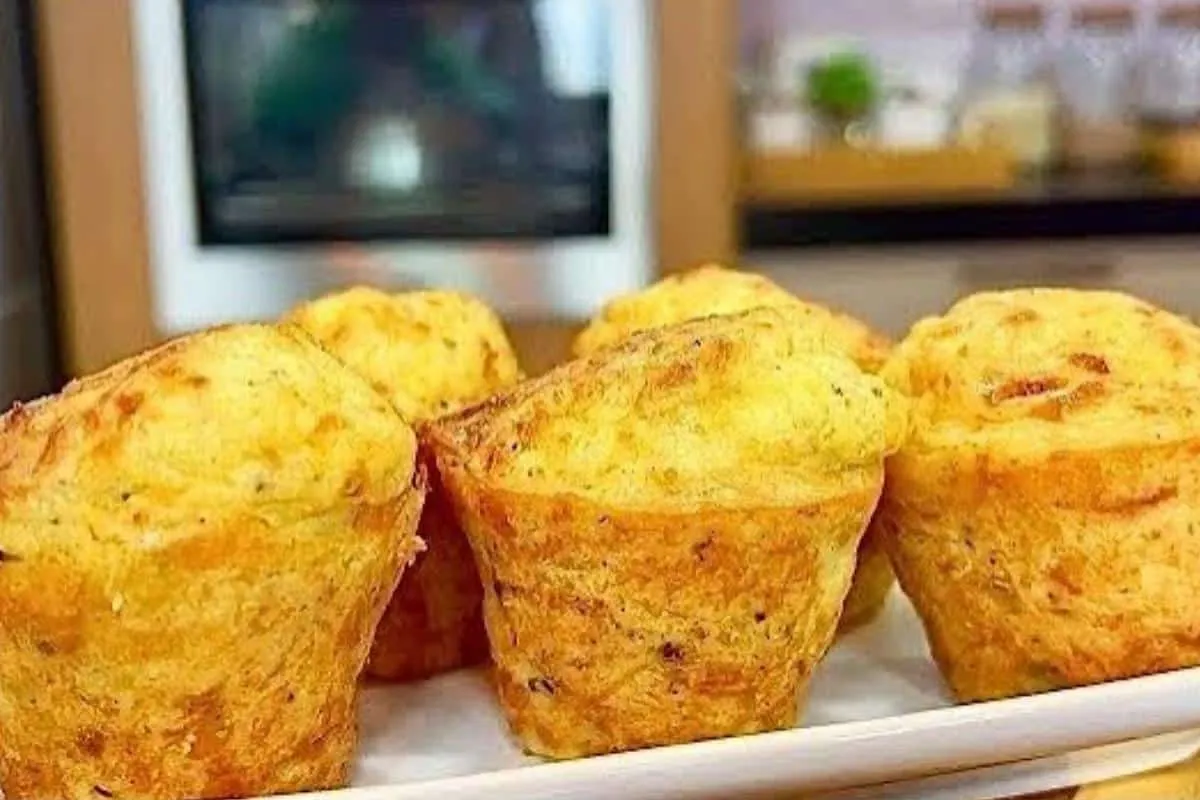Tortinha de frango fácil de fazer para servir no lanche das