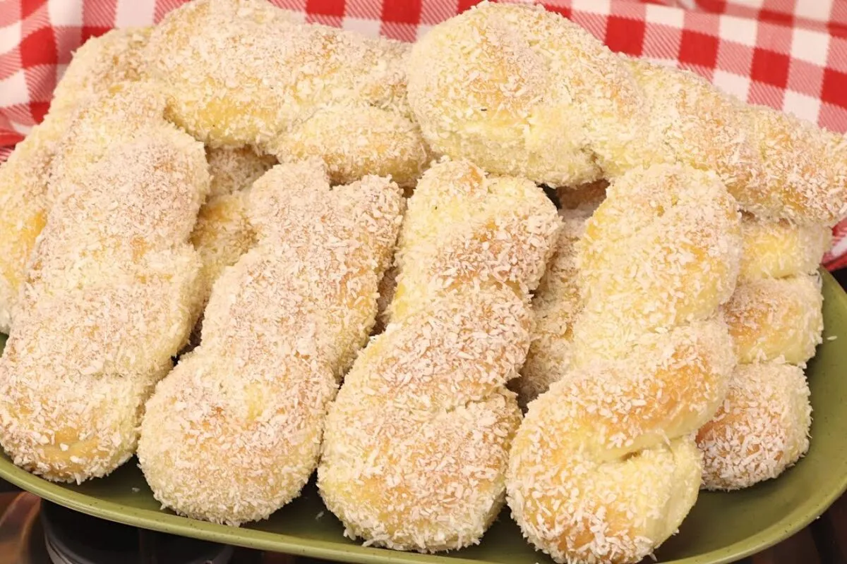 Trancinha de coco: fofinho, delicioso, fácil e rende muito p