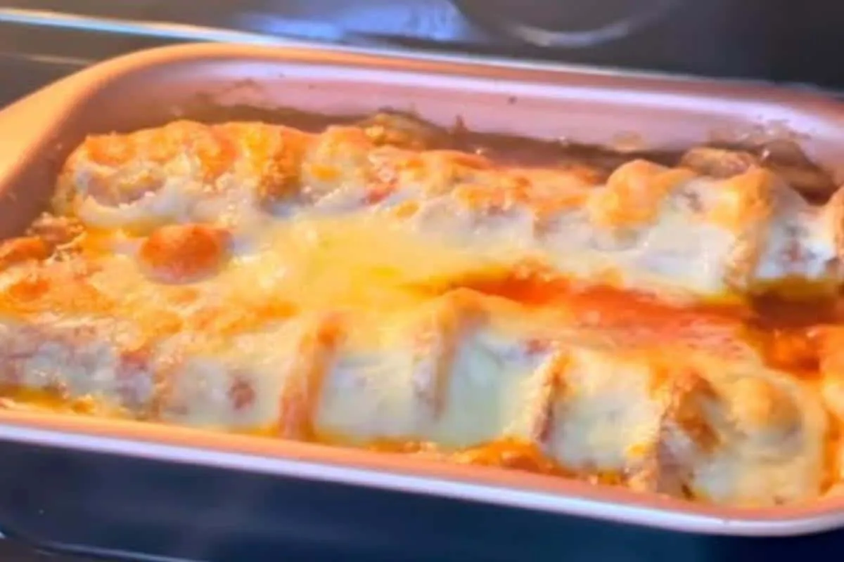 Travessa de linguiça com batata para surpreender seus convid