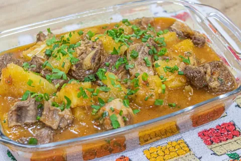 Vaca atolada: aprenda a preparar esse prato clássico, sucule