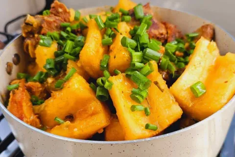 Vaca atolada mineira: seu almoço de domingo fica maravilhoso