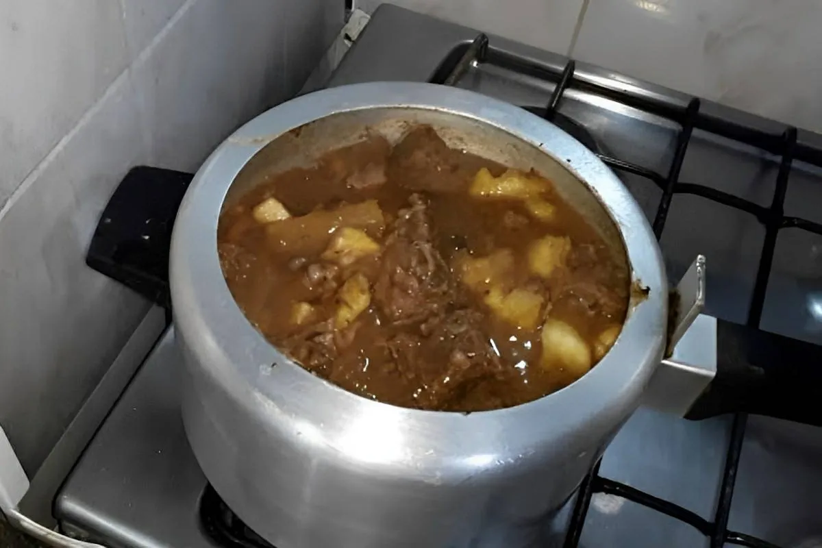 Vaca atolada na panela de pressão um prato maravilhoso que é