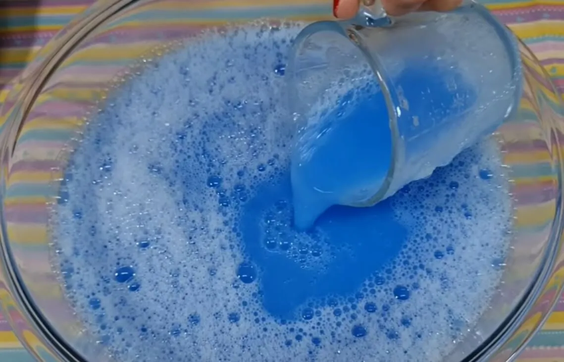 Veja como fazer lava roupas líquido caseiro que fica tão bom