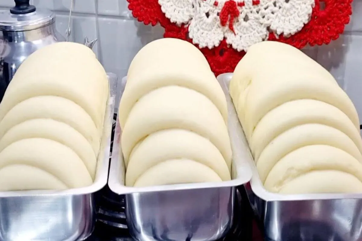 Veja como fazer um pão caseiro super fofinho e macio que ren