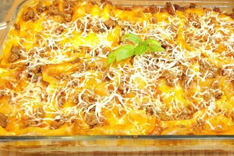 Veja como fazer uma deliciosa lasanha para 8 pessoas no seu 