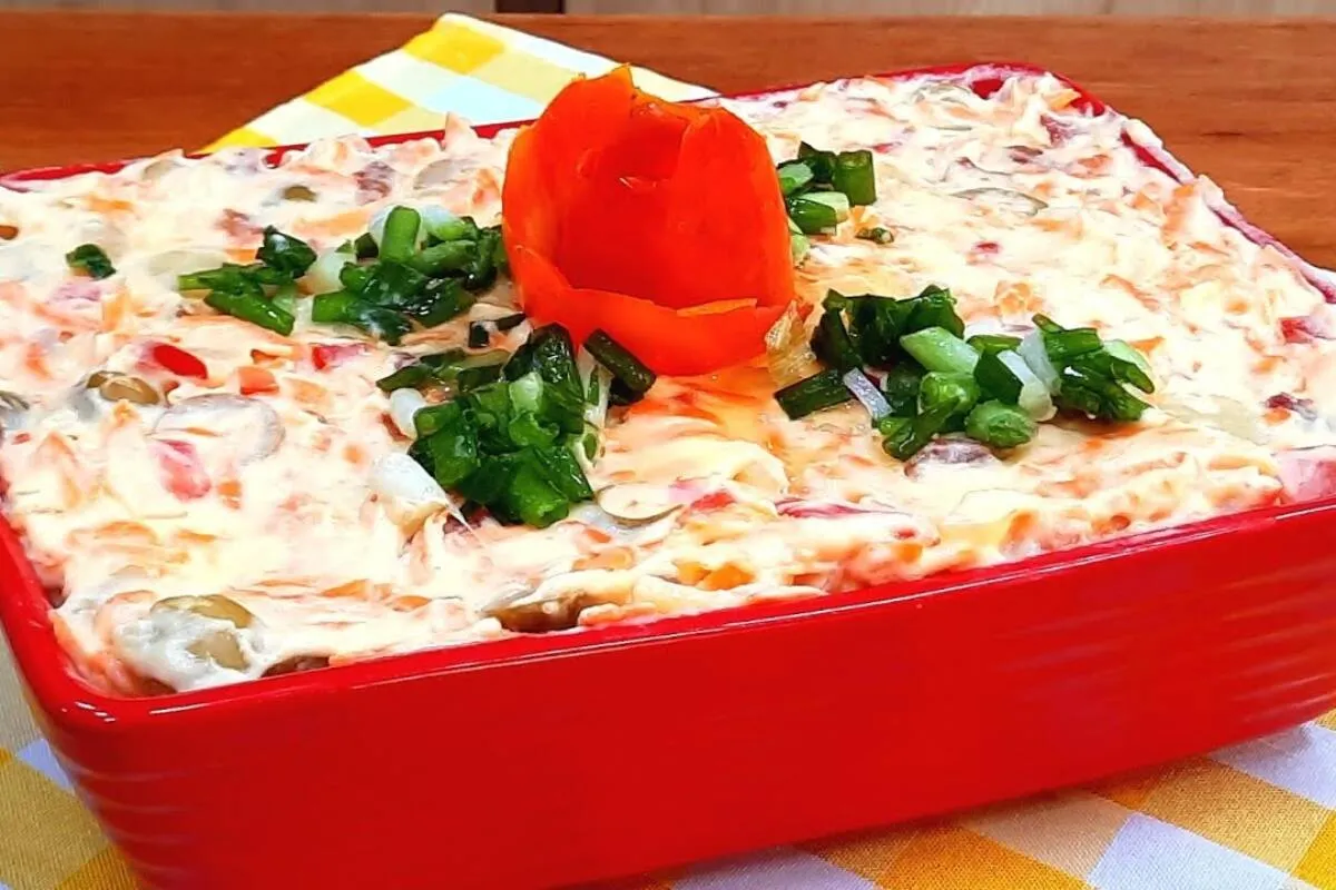 Veja o segredo da salada de maionese cremosa e cheia de sabo
