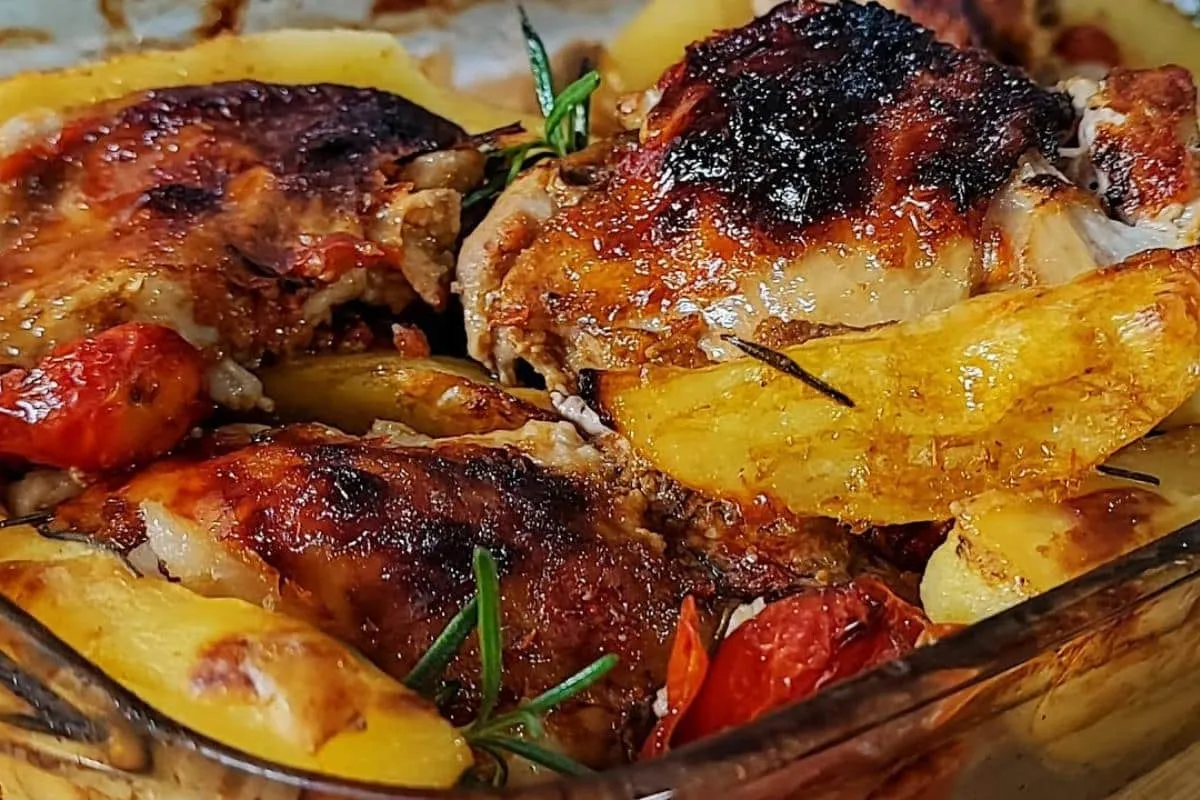 Veja qual é o tempero perfeito para fazer frango assado sucu