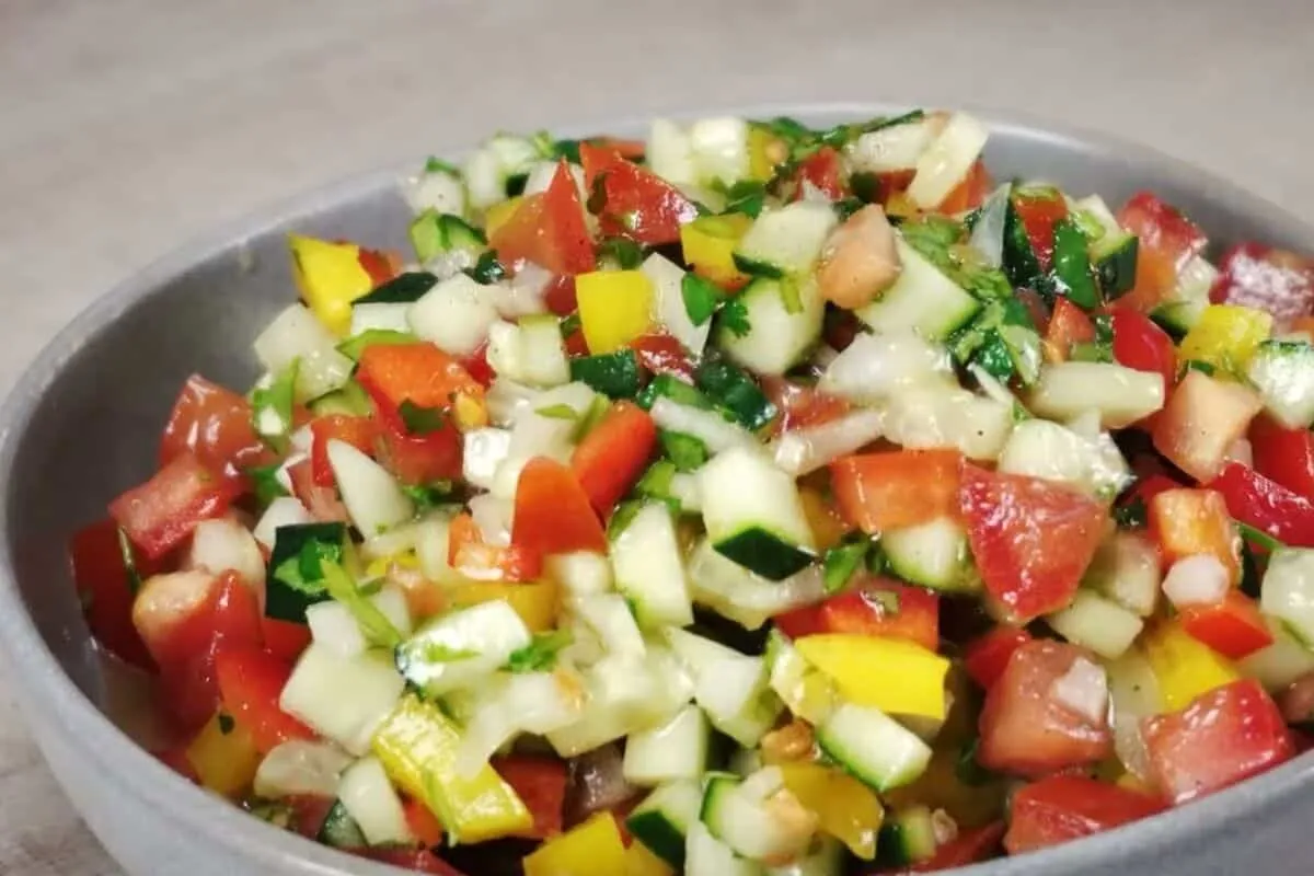 Vinagrete crocante e molhadinho com receita secreta para aco