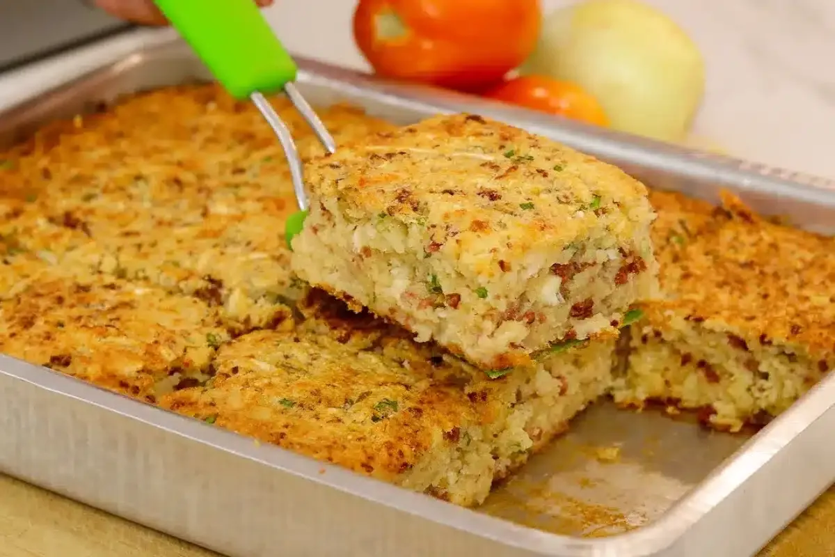 Você já comeu torta salgada de mandioca? Veja como fica deli