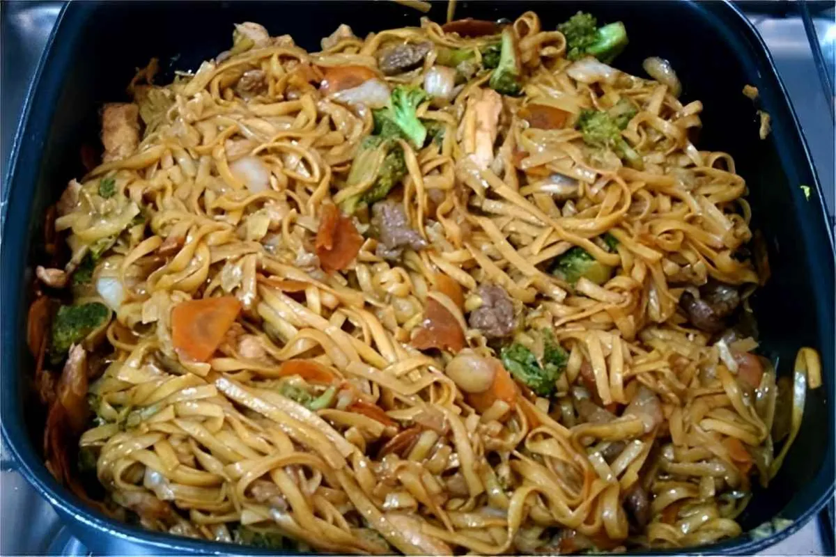 Yakisoba sem segredos: todos os truques para a sua receita f