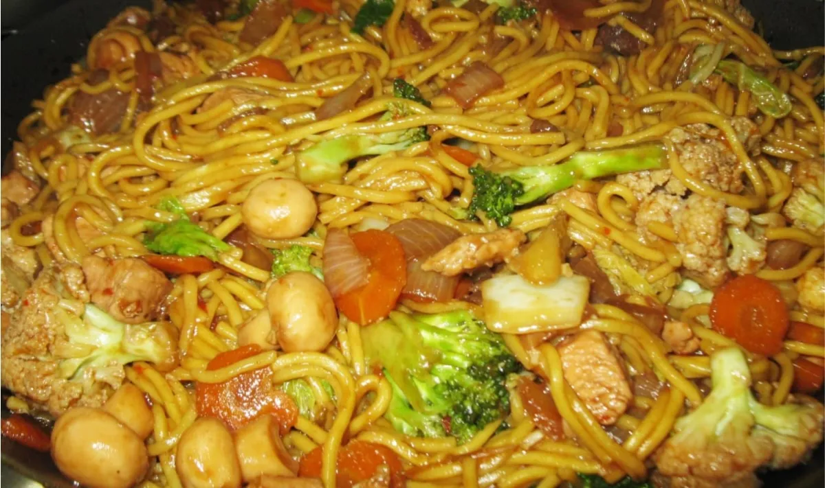Yakissoba caseiro muito fácil e que fica igualzinho o do res