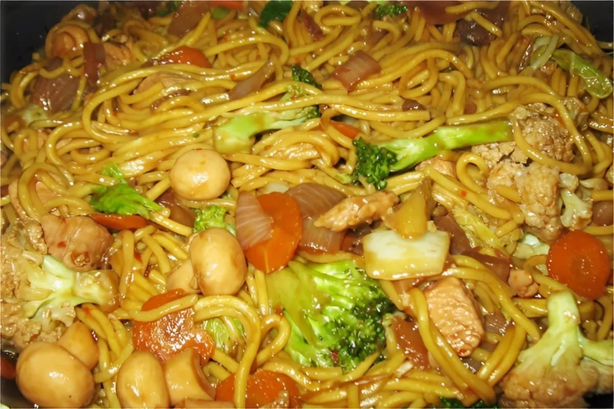 Yakissoba caseiro perfeito igual de restaurante oriental uma
