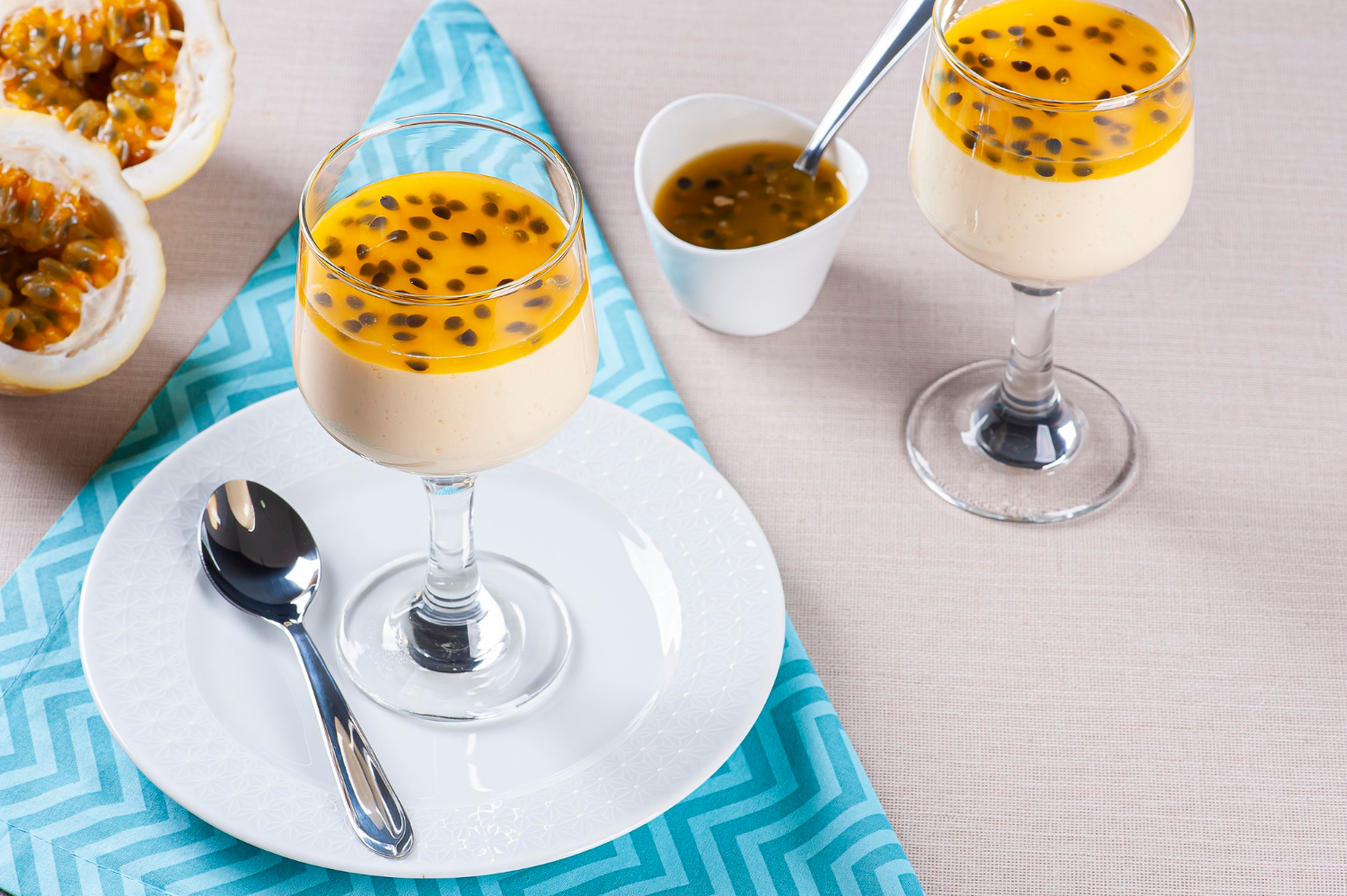 Mousse de Maracujá com Fruta