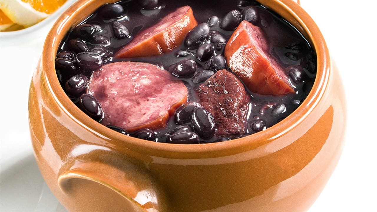 Aprenda a Fazer Feijoada para 20 Pessoas Sem Erros