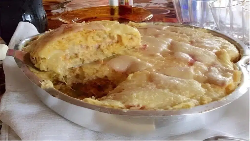 Arroz de forno cremoso com frango e muçarela uma receita saborosa e fácil