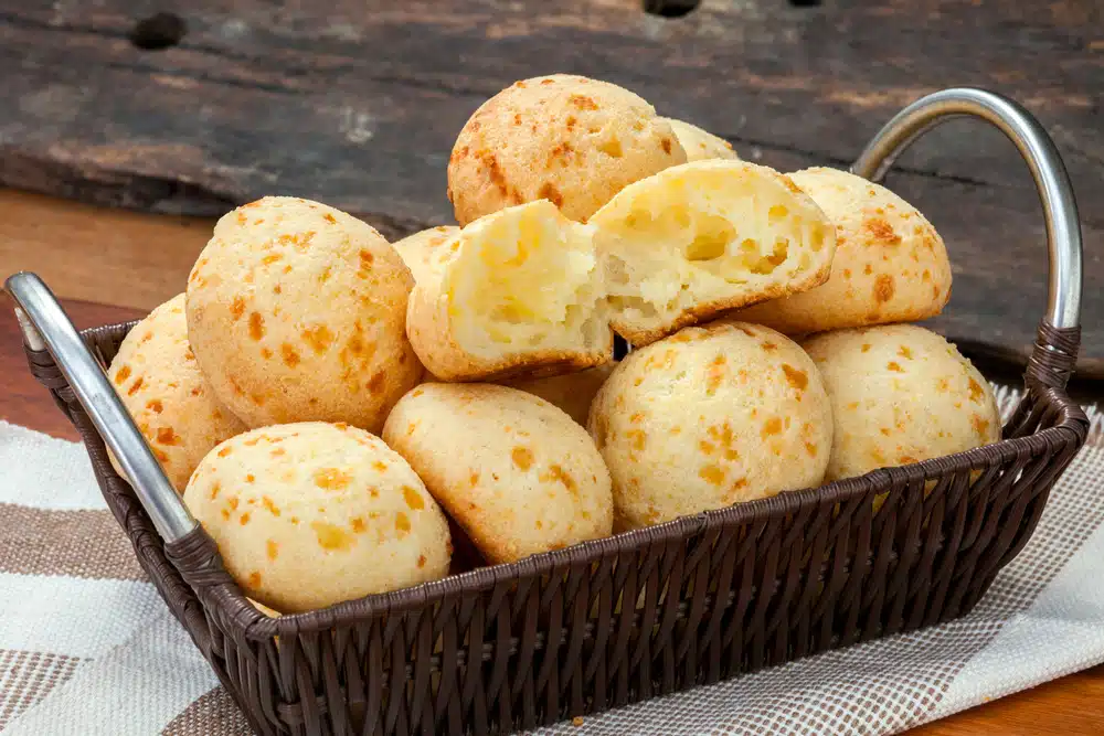 Experimente esse surpreendente Bolo de Pão de Queijo e faça hoje