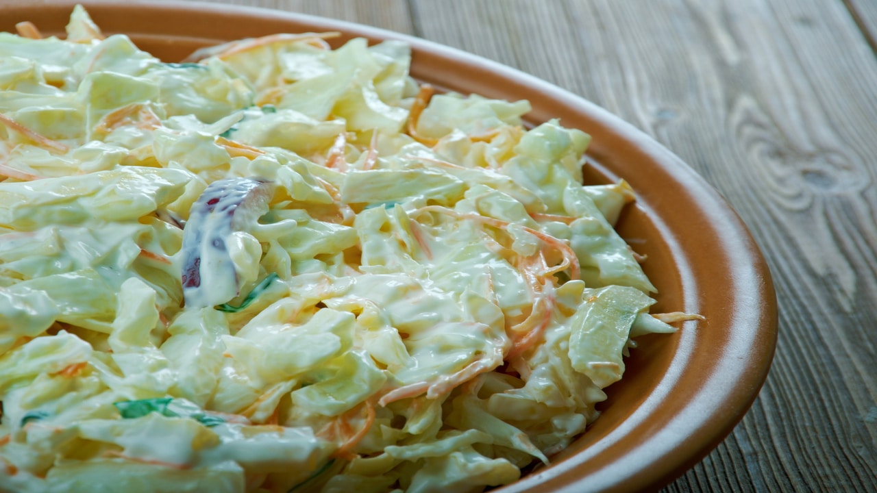 Como Fazer Salada de Repolho Cremoso em Apenas 20 Minutos