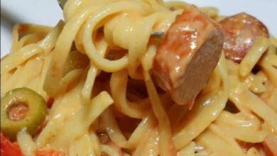 Aprenda a Fazer Macarrão com Salsicha e Creme de Leite Delicioso