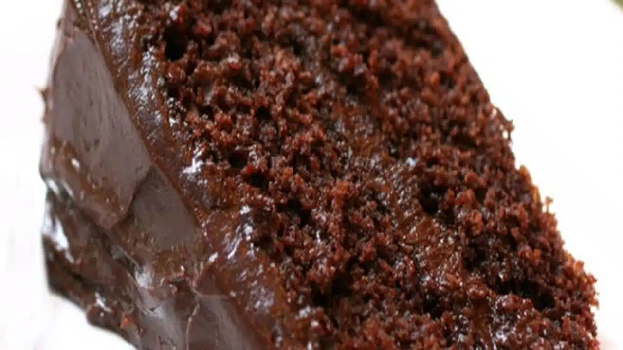 Nega Maluca Tradicional: O Clássico Bolo de Chocolate Brasileiro