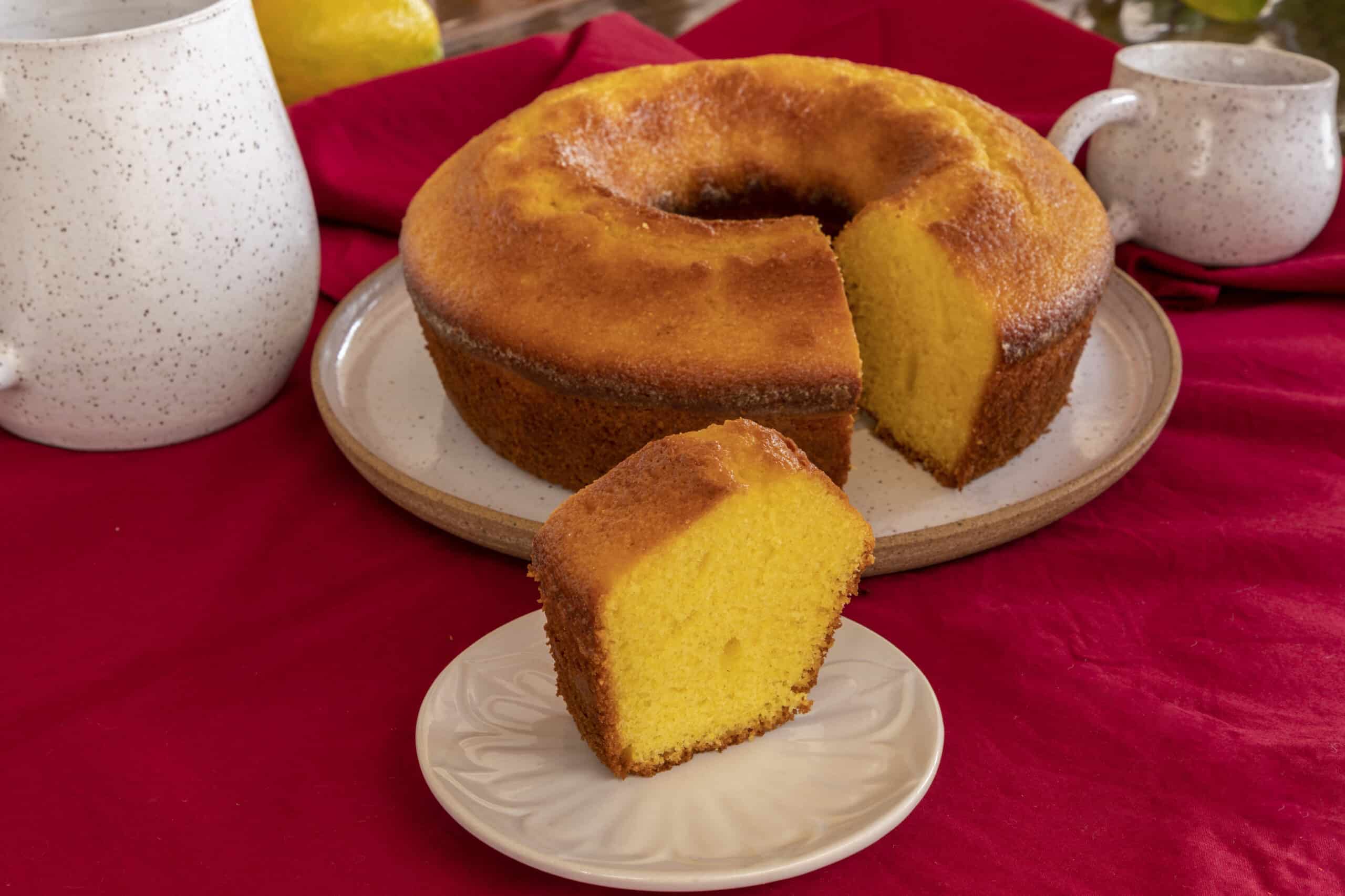 Bolo de Fubá com Creme de Leite que Aprendi com Minha Vó