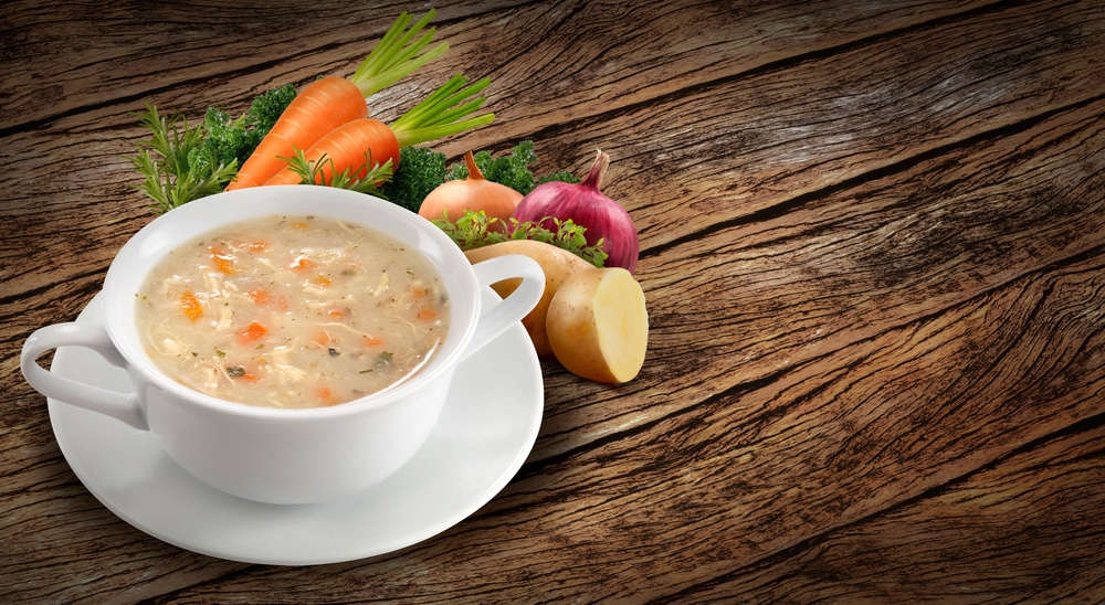 Receita Pratica de Caldo de Galinha com legumes
