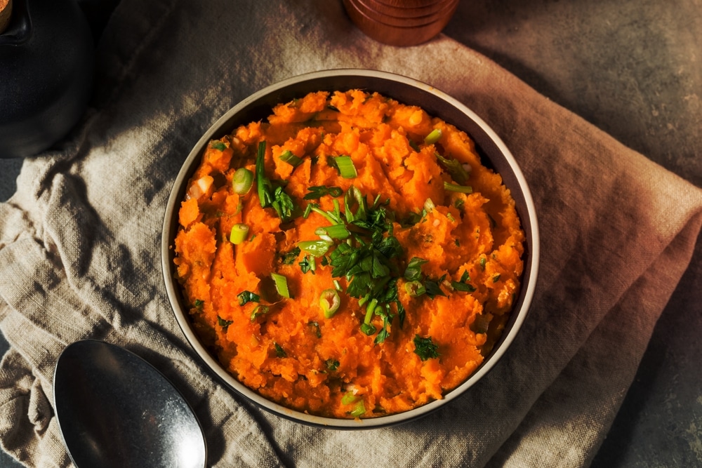 Simples e Sofisticado: Purê de Batata Doce com Toque de Cebola Verde