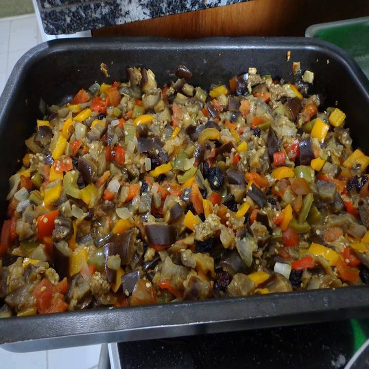 Salada de berinjela perfeita para todos os dias