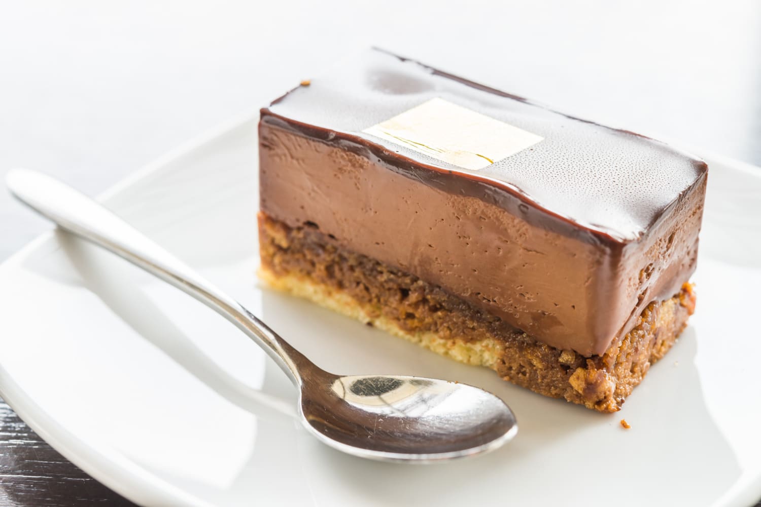 Aprenda agora essa Torta de Doce de Leite com Crocante que é muito facinho de fazer!