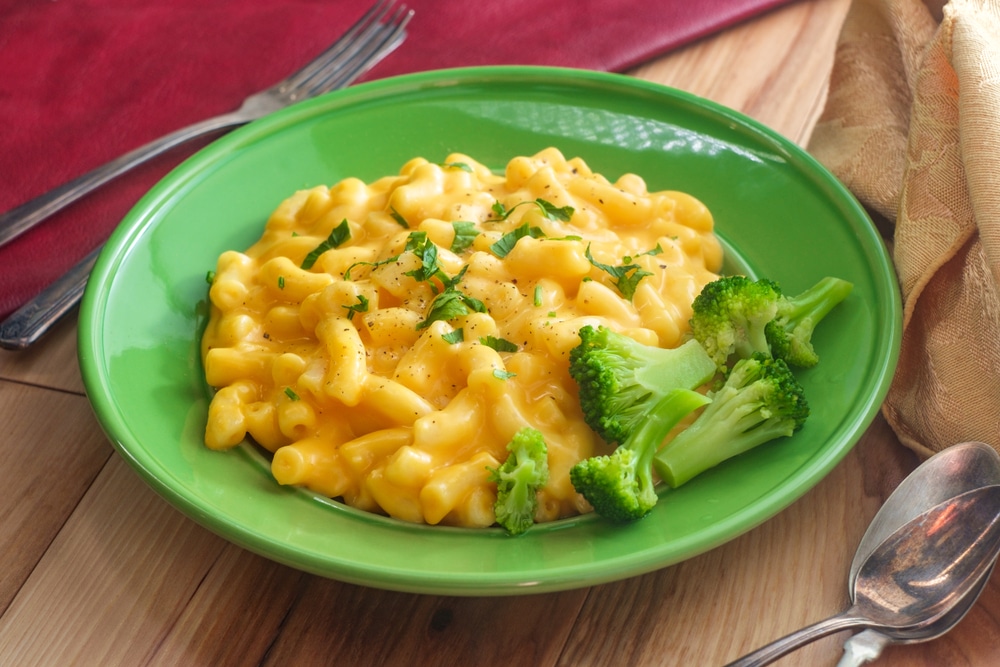Macarrão e Queijo Cheddar com Brócolis Combinação Irresistível
