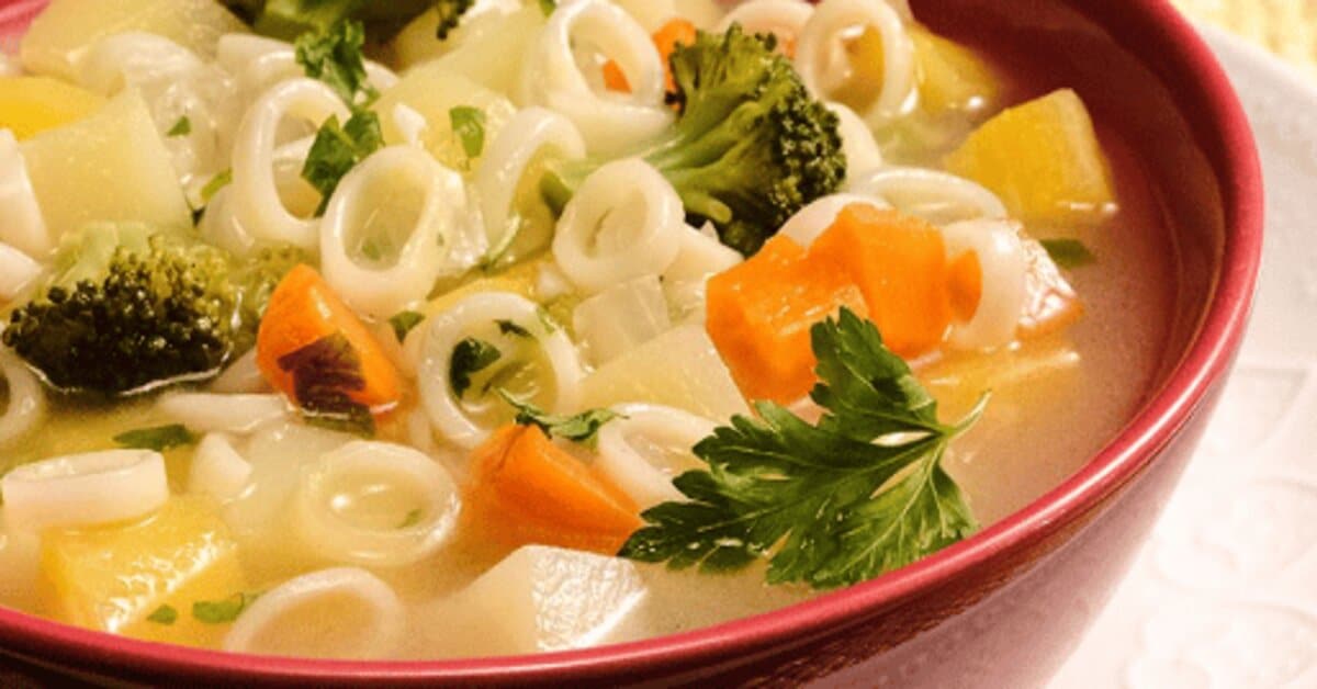 DIVINA Esta Sopa de Macarrão com Legumes que ajuda na imunidade