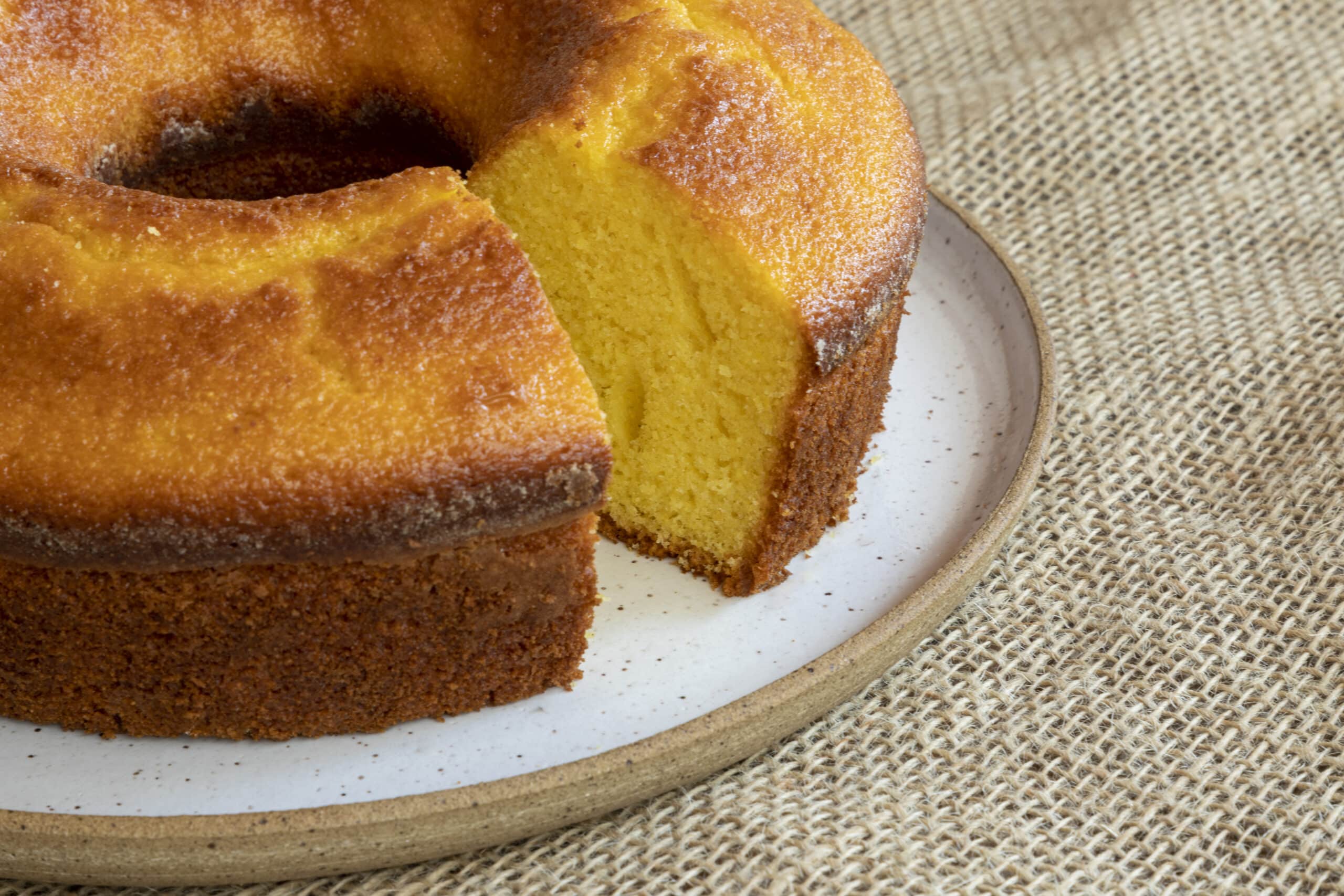 Bolo de Fubá com apenas 3 ingredientes