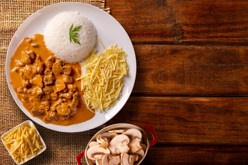 Como fazer um Strogonoff de Carne irresistível em passos simples e saborosos!