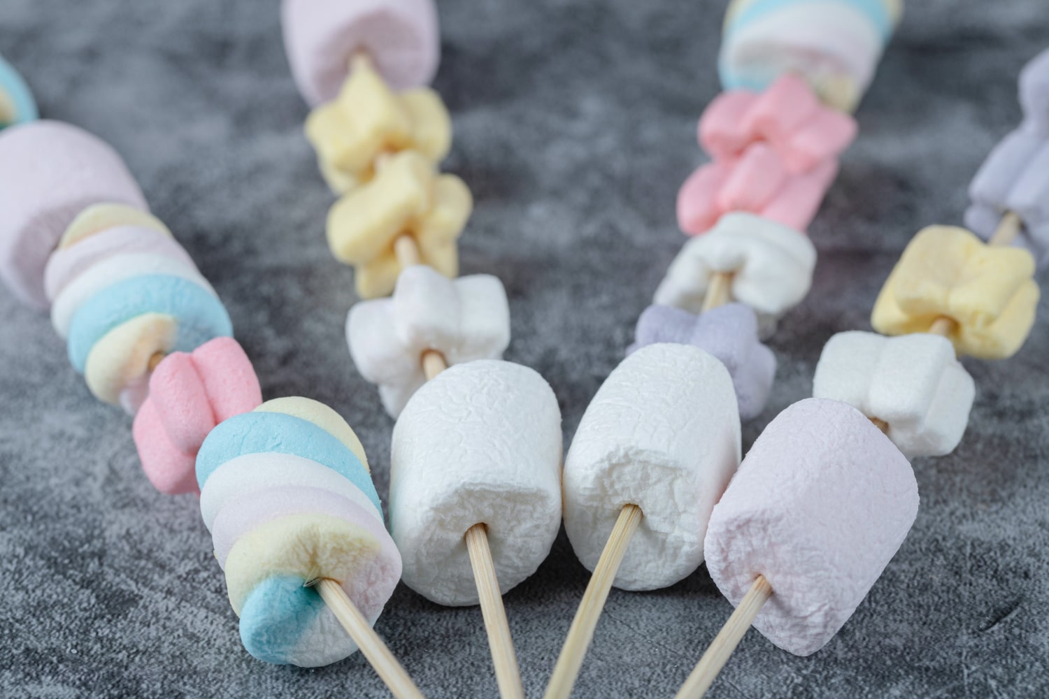 Que tal um Marshmallow no Palito para arrasar na sobremesa? Faça hoje!