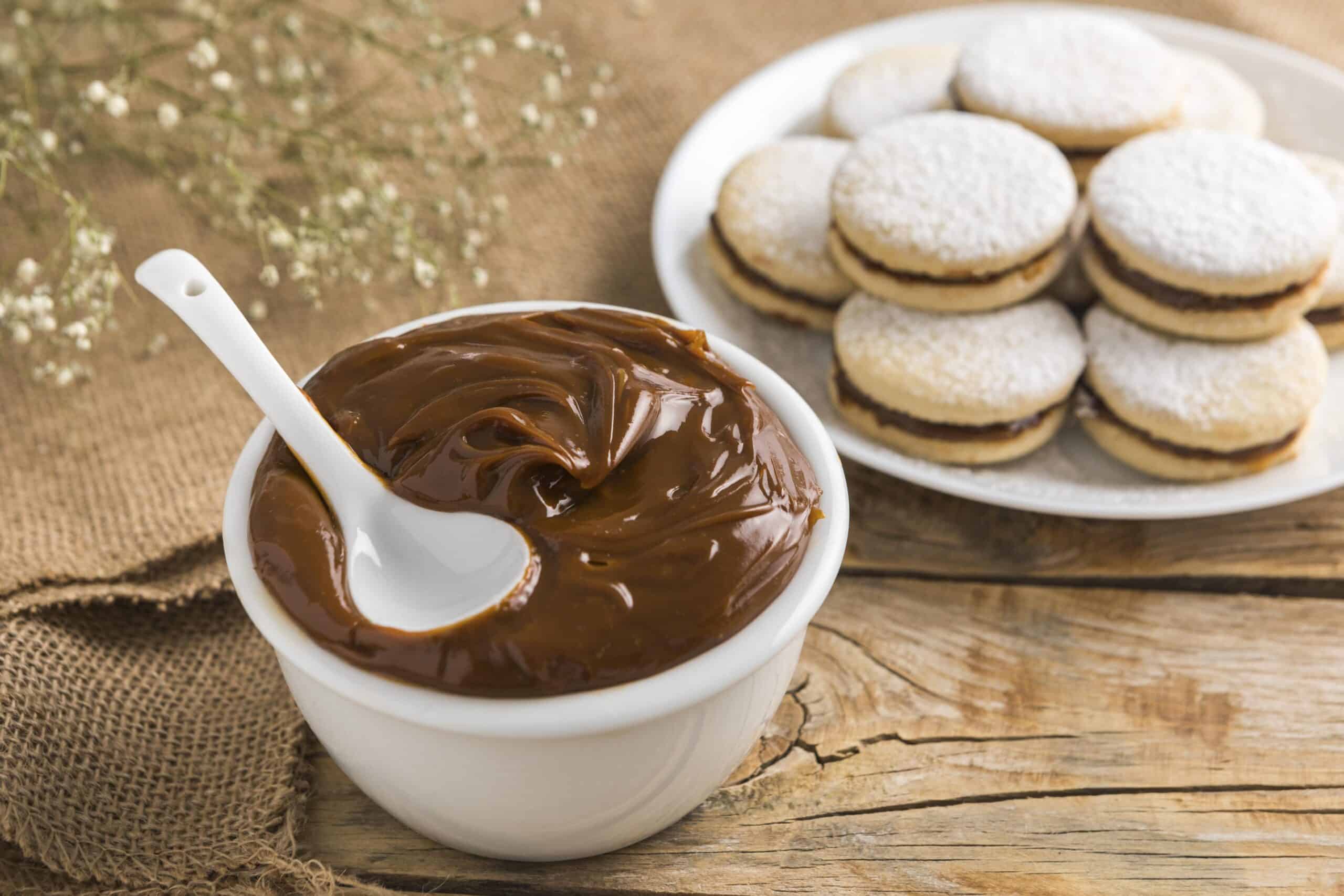 Alfajor Caseiro com Doce de Leite Memórias de Doçura