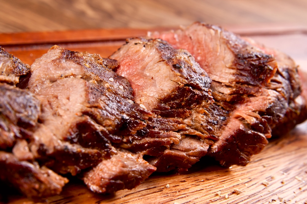Delicie-se com esta Receita Incrível de Carne Assada com Fraldinha Suculenta!