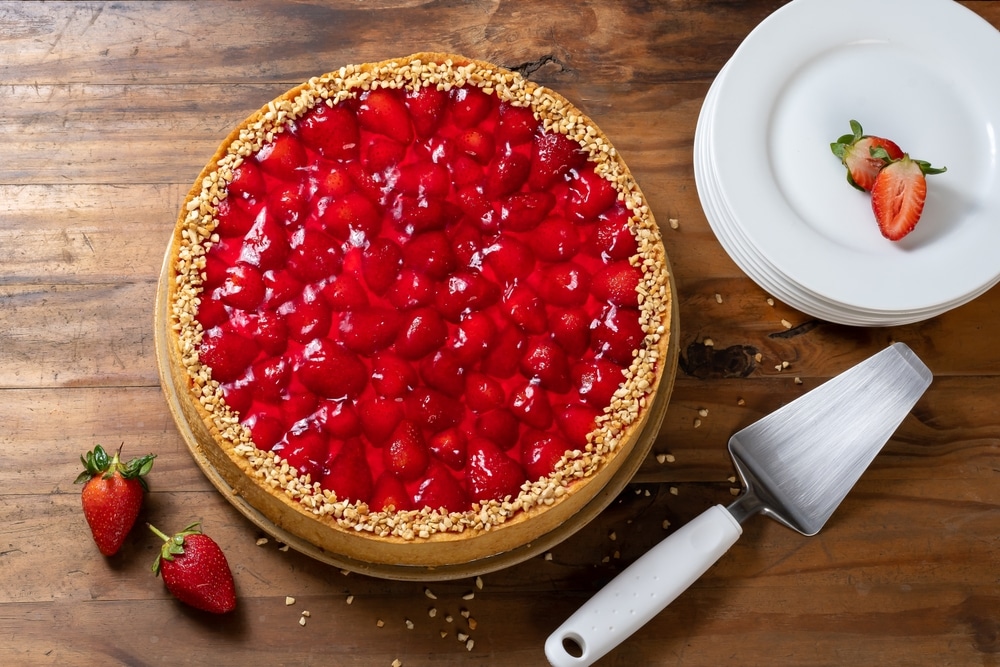 Delícia em Camadas: Torta de Morango para Encantar Paladares!