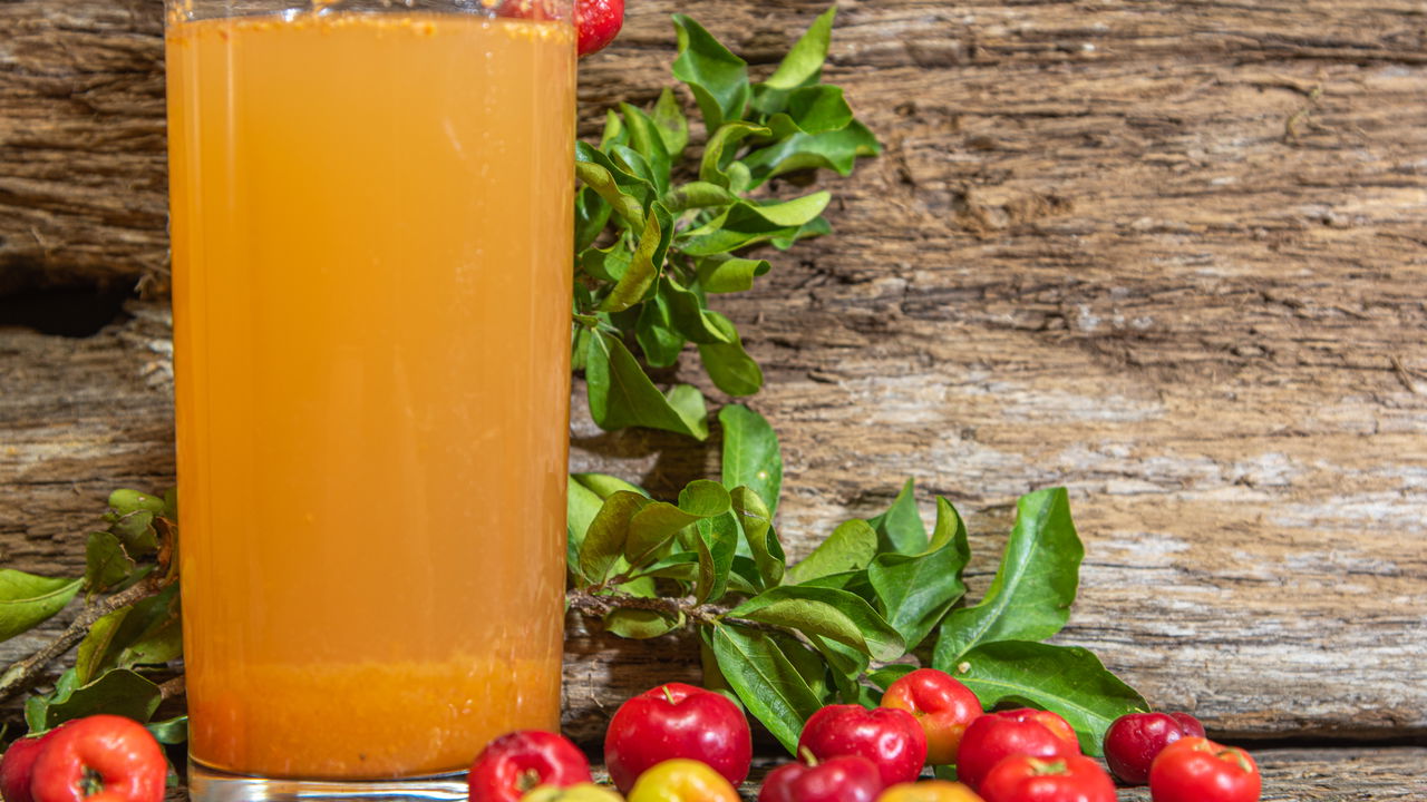 Suco de Acerola para Aumentar a Imunidade e Como Consumir da Maneira Certa