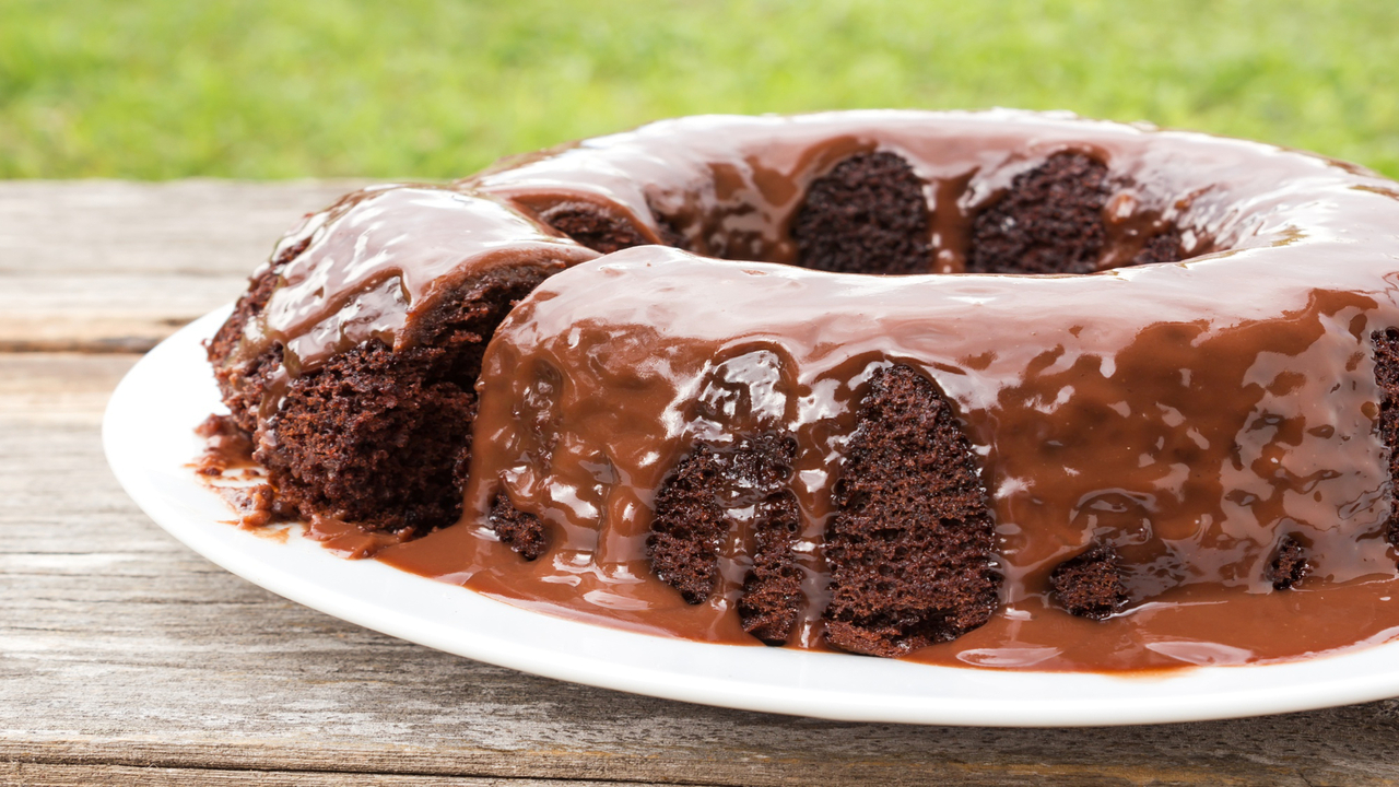 Bolo de chocolate com Calda - Freepik