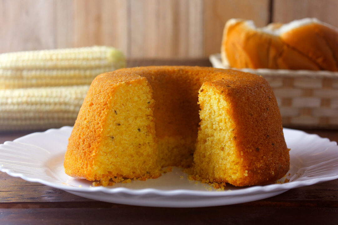 Aprenda a Fazer um Bolo de Milho Verde Cremoso!