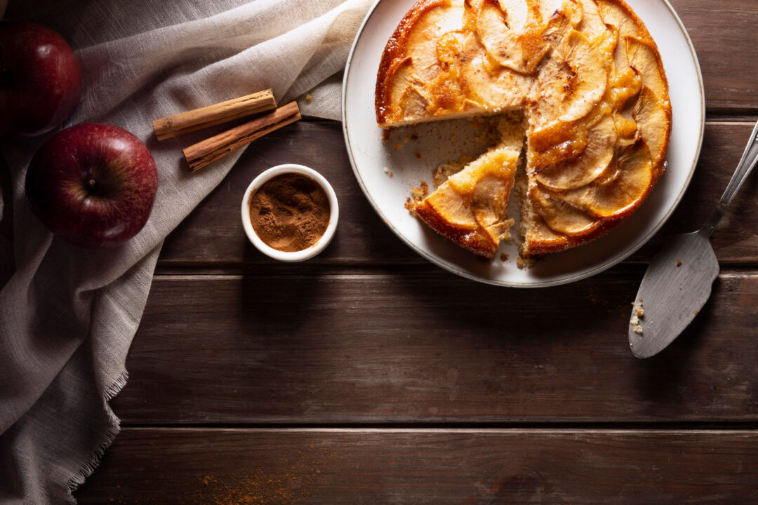 Receita de Bolo de Maçã e Canela com Açúcar Mascavo