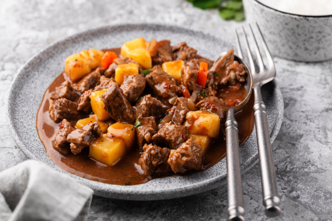 Receita de Picadinho de Carne Simples e Cheio de Sabor